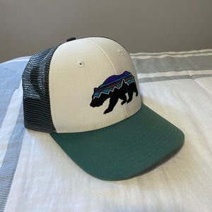 Men’s Patagonia Bear Trucker Hat